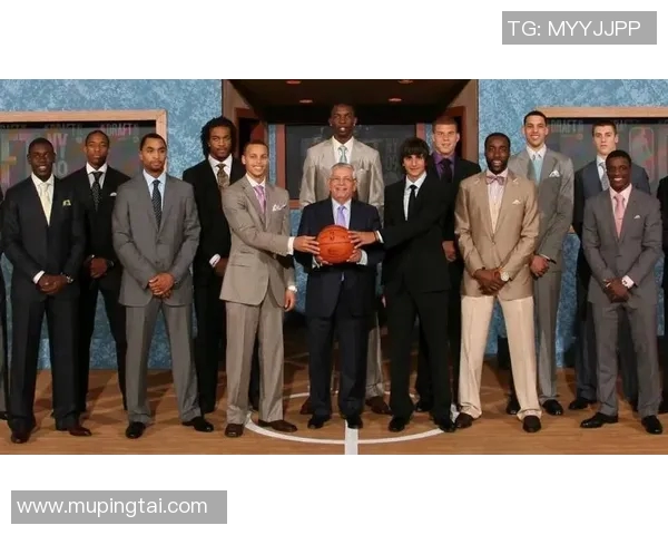 足球明星与NBA球星同框合照展现体育巨星的友谊与风采 足球明星与NBA球星同框合照展现体育巨星的友谊与风采