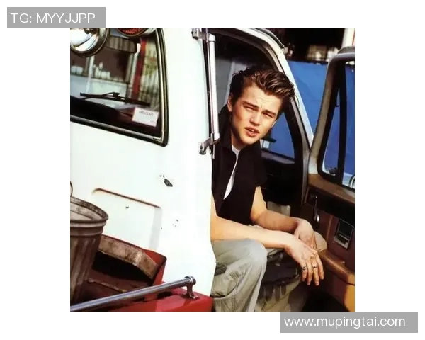 足球明星与好莱坞巨星的交汇点：运动与娱乐的完美结合之旅